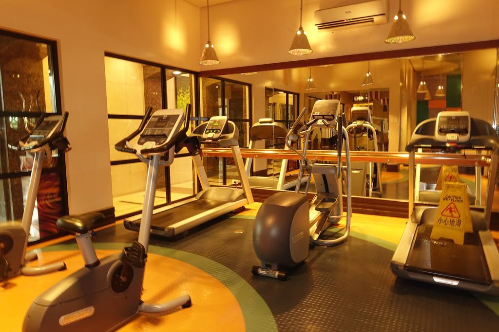 Luxury Condo At Forbeswood Parklane The Fort Bgc Макати Экстерьер фото