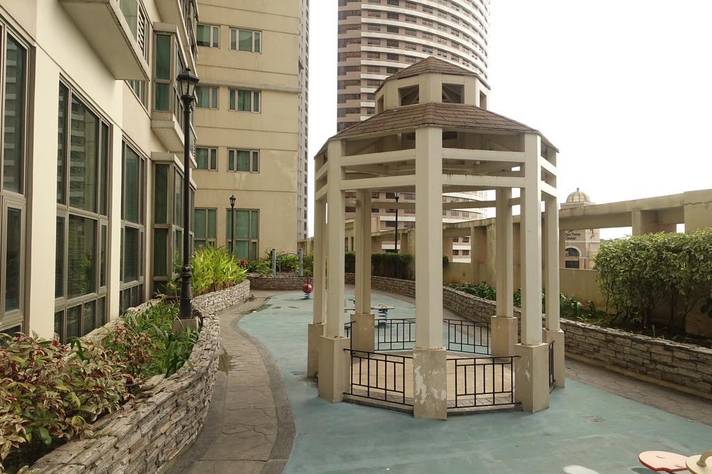 Luxury Condo At Forbeswood Parklane The Fort Bgc Макати Экстерьер фото